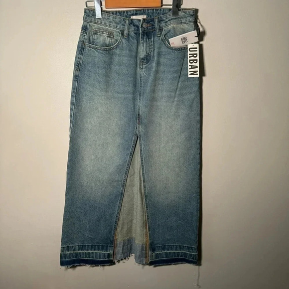 NWT  URBAN OUTFITTERS DENIM MAXI SKIRT with high slit S - Picture 3 of 7